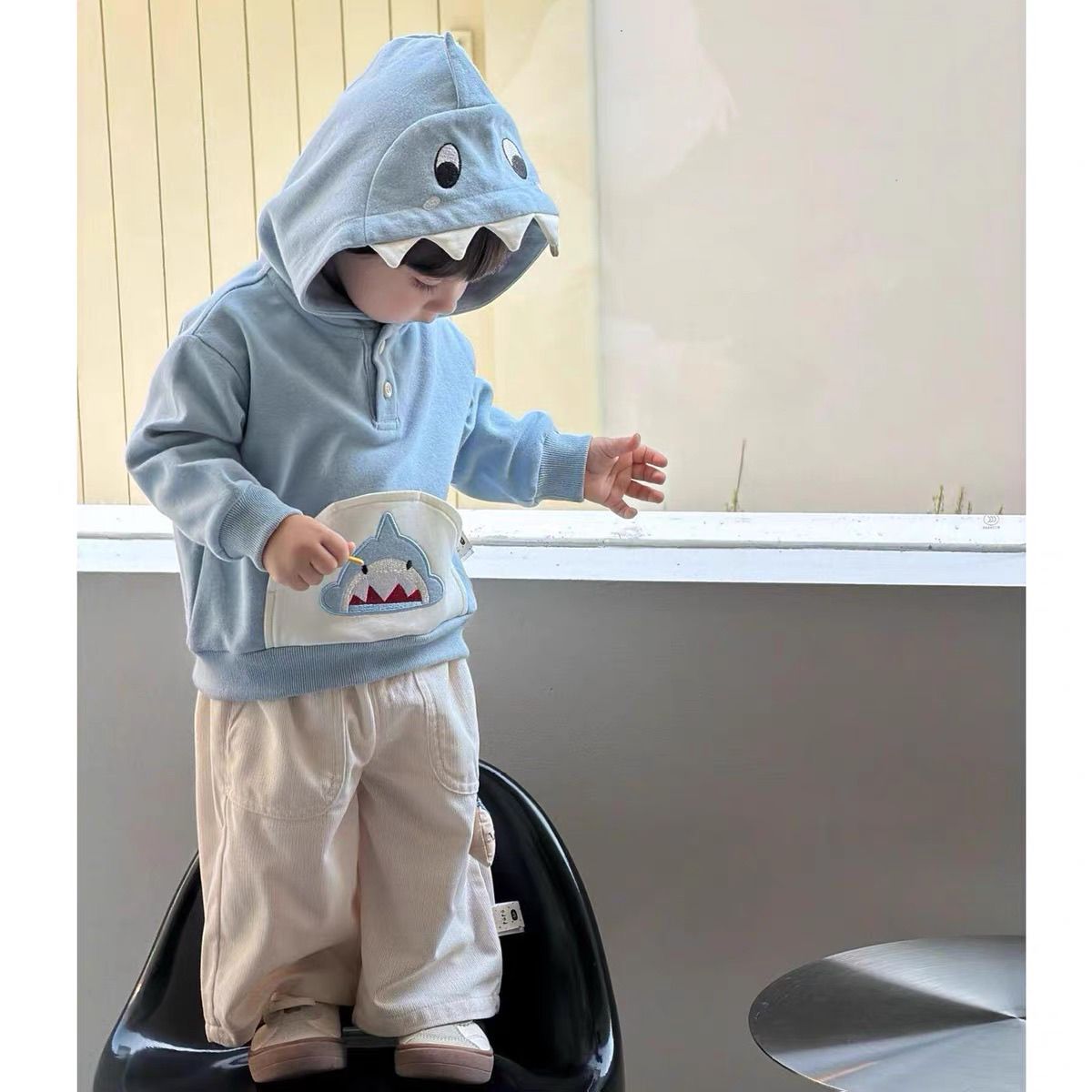 Boys' Shark Hoodie and Pants Set, Cute Cartoon Long-Sleeve Top with Beige Casual Pants, Fall Outfit