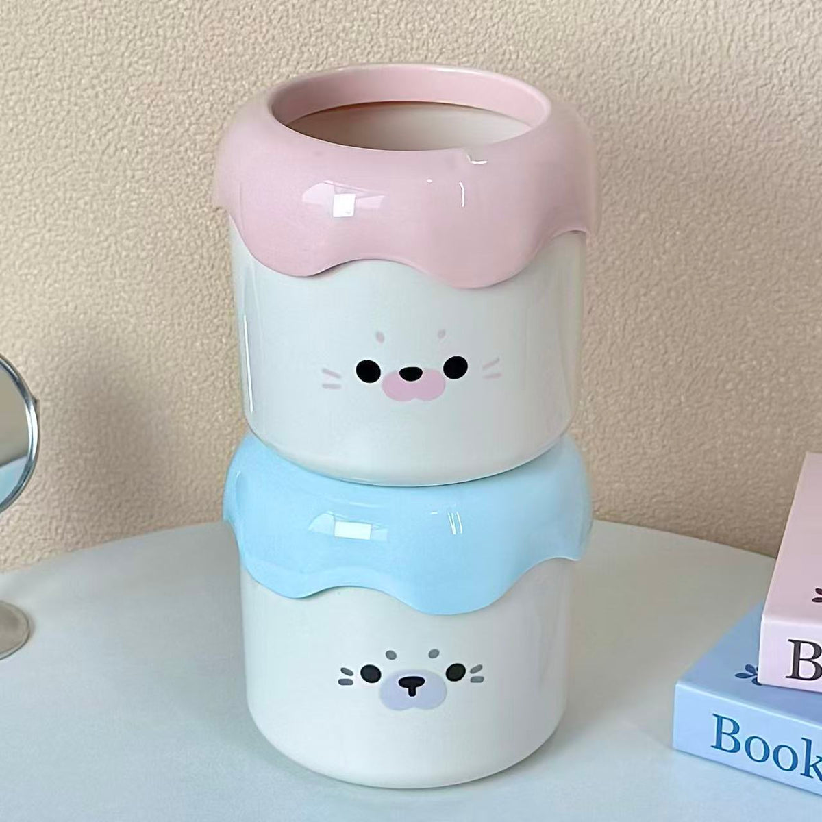 Cute Seal Face Desktop Trash Can, Round Mini Wastebasket for Desk, Office, Dorm