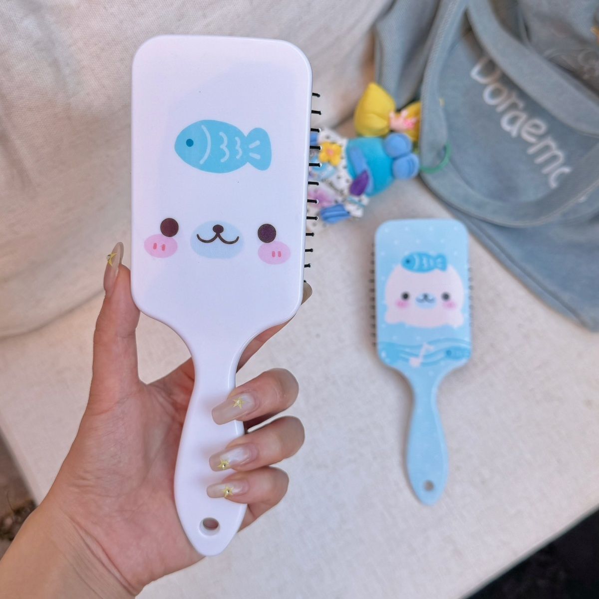 Cute Seal Cushion Hairbrush with Scalp Massage, Portable